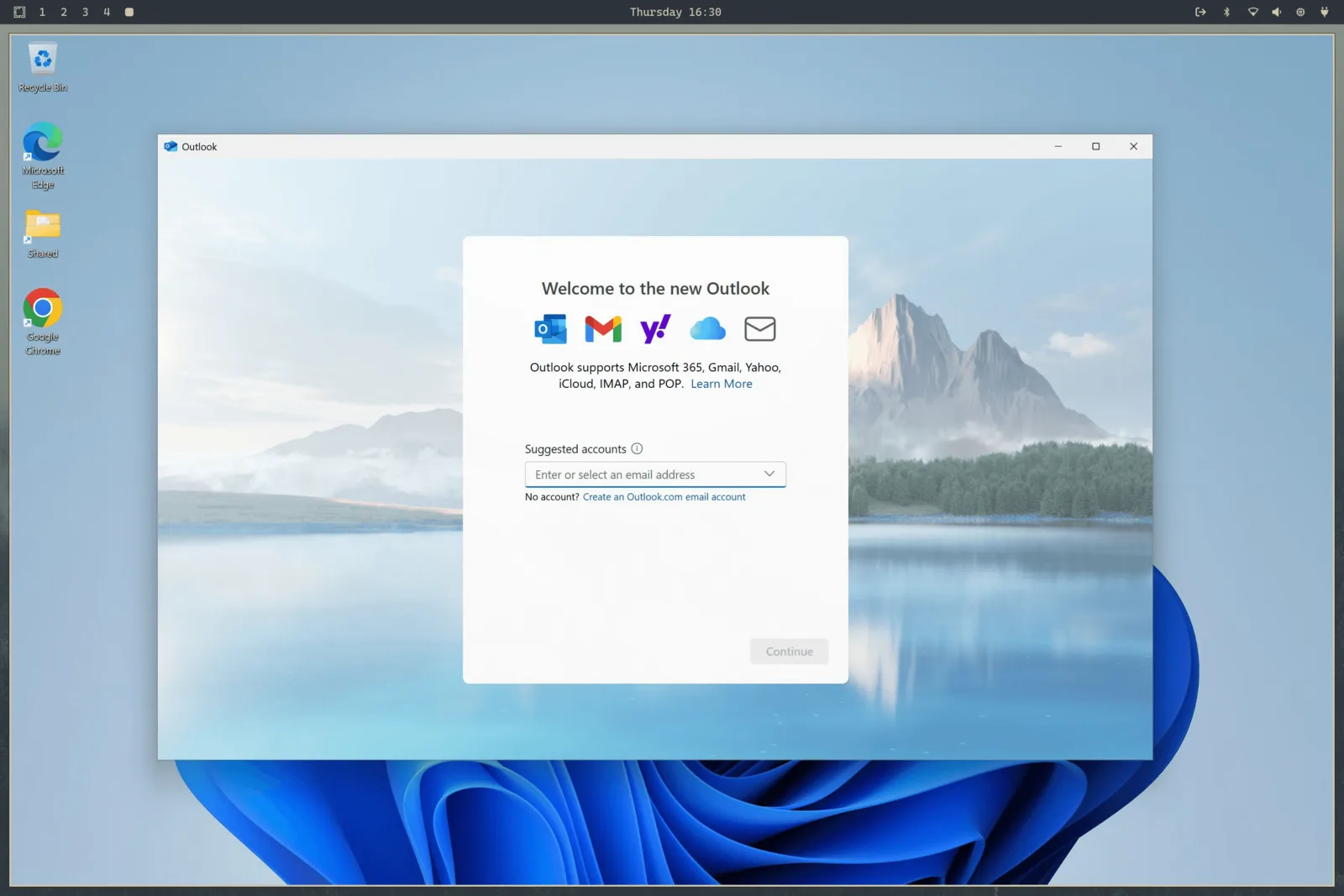 اجرای Outlook در ویندوز 11 داخل Omarchy، با نوار دسکتاپ Omarchy که بالای آن دیده می‌شود